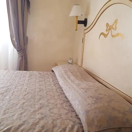 Szálloda Carlton Capri 3*