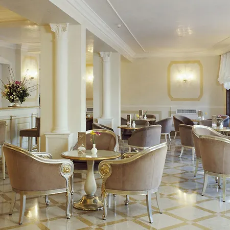 Szálloda Carlton Capri 3*
