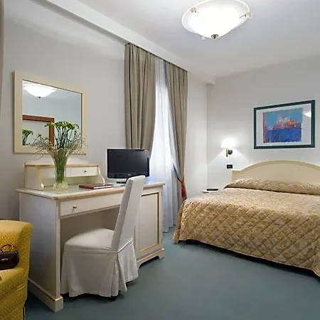 Carlton Capri Ξενοδοχείο 3*