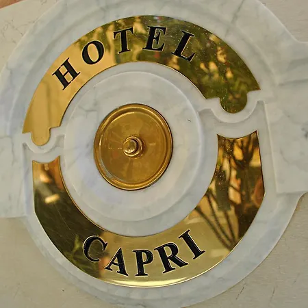 Carlton Capri