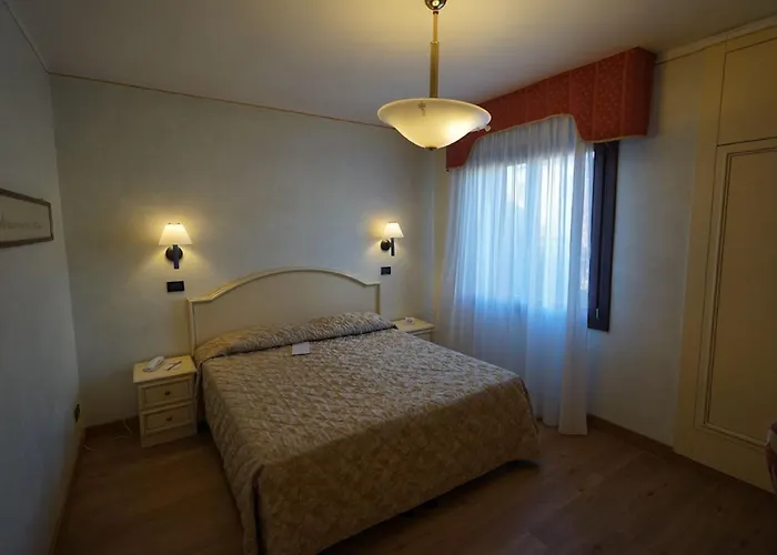 Carlton Capri Hotel