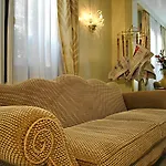 Carlton Capri Hotel