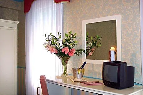 カールトンカプリ