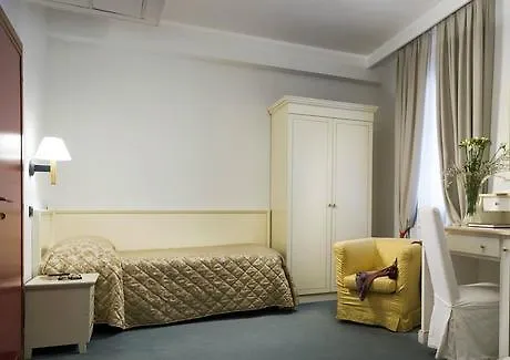 カールトンカプリ ホテル